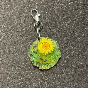 Yellow single flower keychain $10